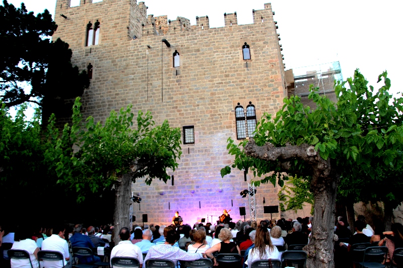 Concert Toti Soler als jardins del Castell