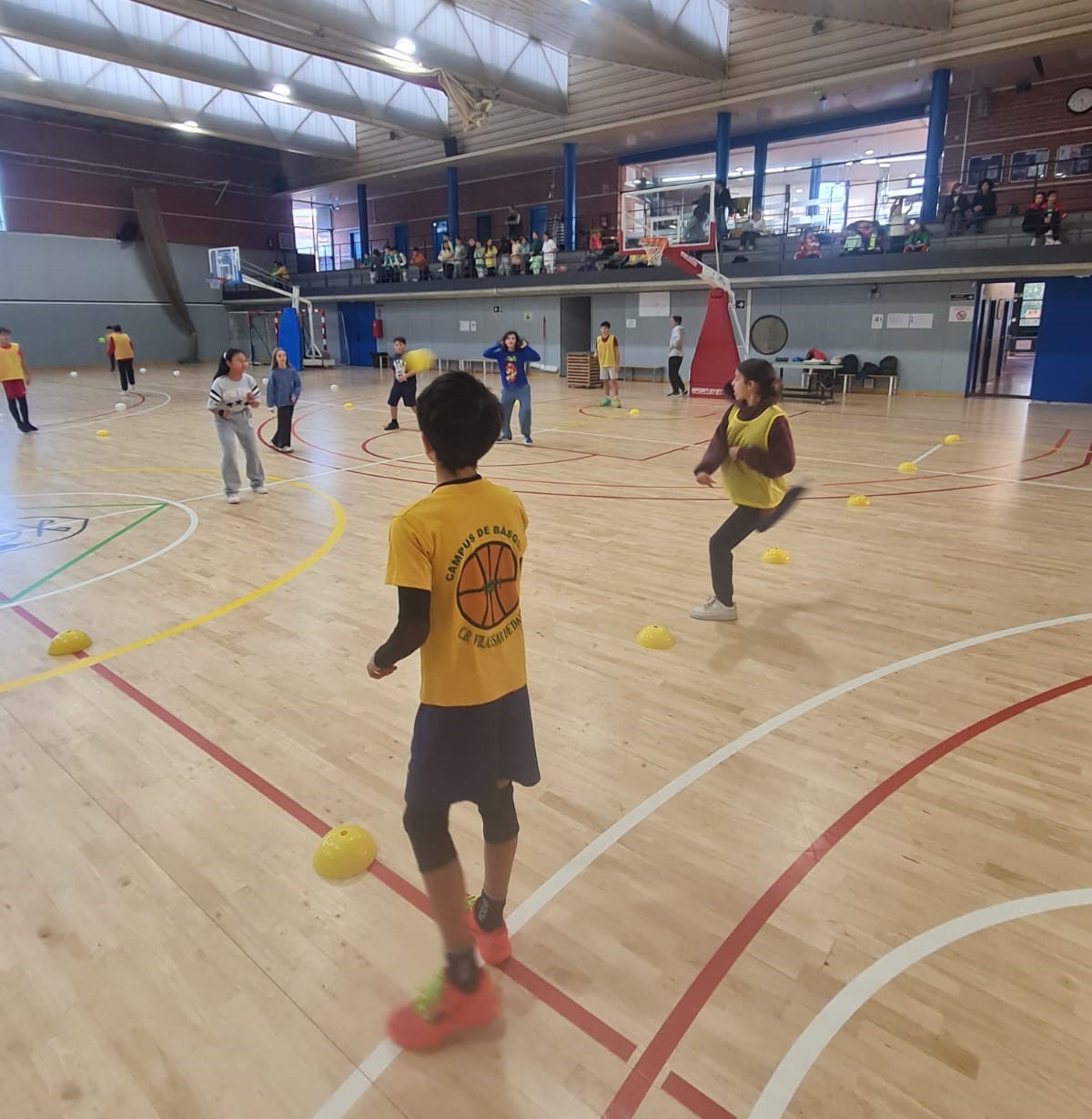 L'alumnat de Vilassar participa a la primera Jornada esportiva escolar del curs